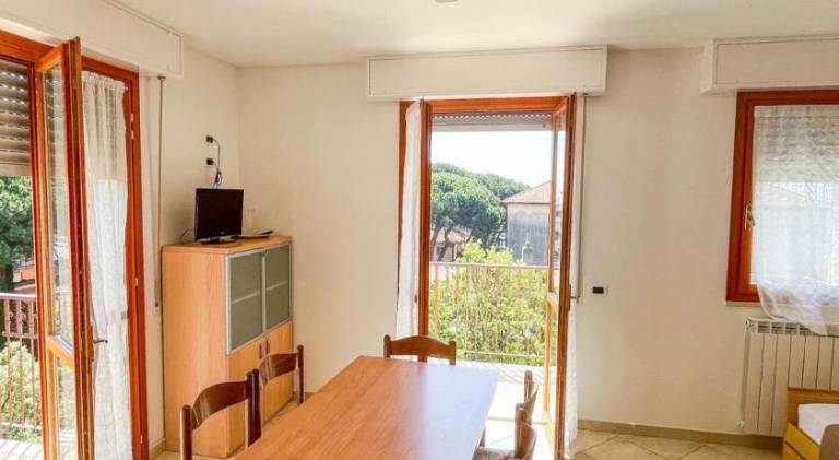 Serviced apartment with garden, pool & patio | Close to the beach | Perfect for remote work | Pet-friendly — photo 5