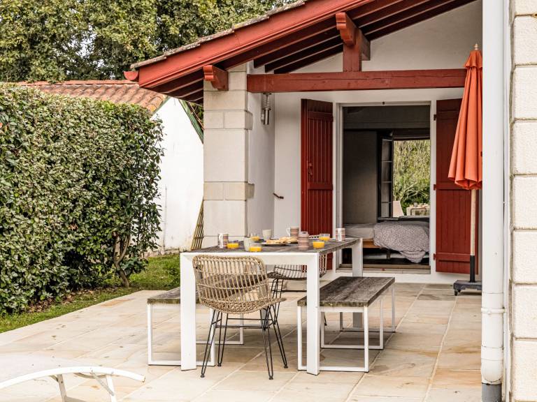 House with grill & patio — photo 5