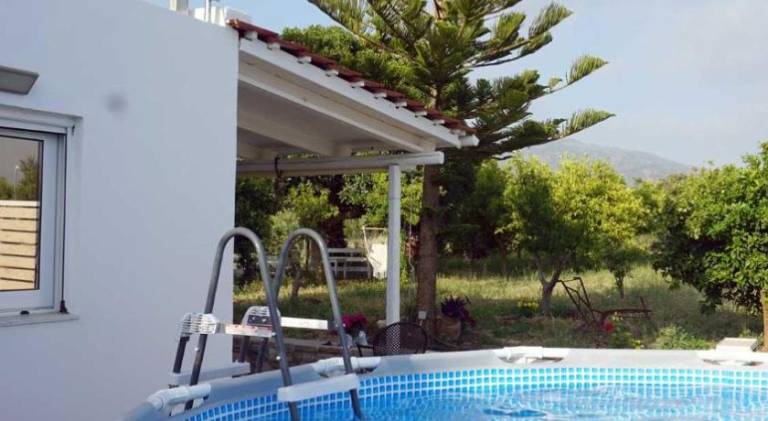 Rental apartment with patio, private pool & yard — photo 3