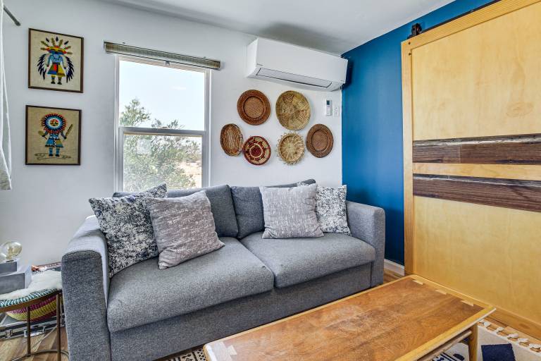 Boho Bungalow w/ Hot Tub: 16 Mi to Joshua Tree NP — photo 5