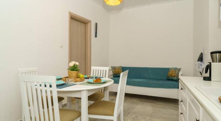 House with BBQ, terrace & garden — photo 3