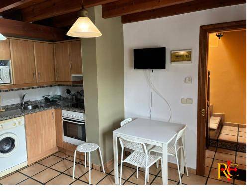 Apartment with grill & patio — photo 3