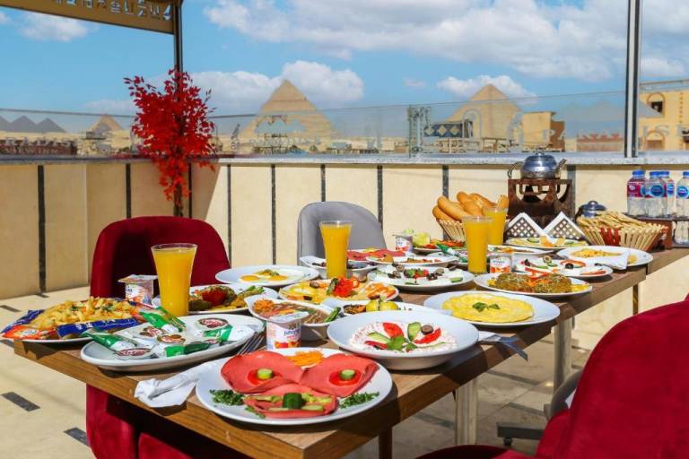 Paradise Pyramids View Inn