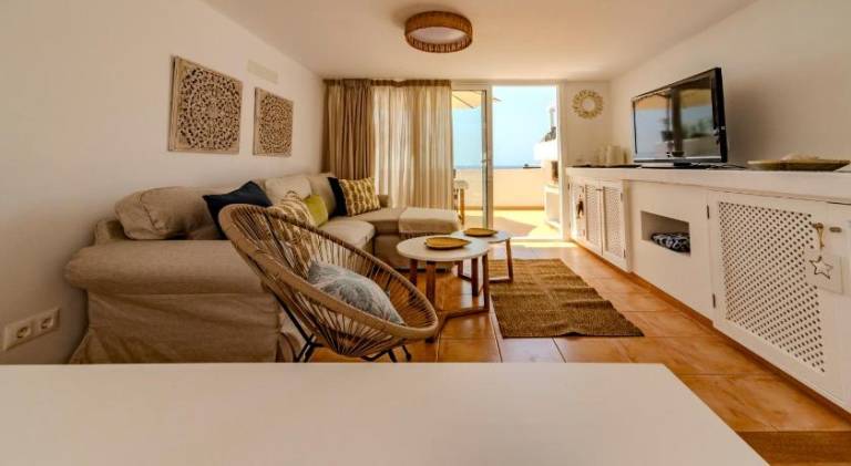 Holiday apartment with pool — photo 2