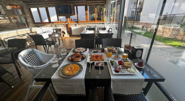 Serviced apartment with barbeque, terrace & yard | Dogs allowed — photo 5
