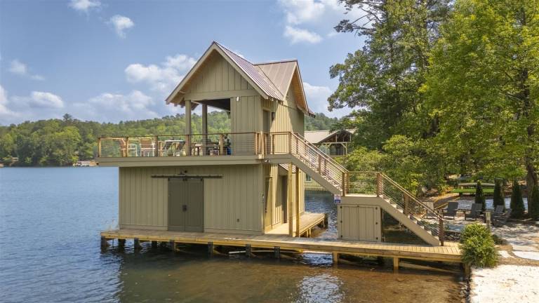 House  Lake Burton