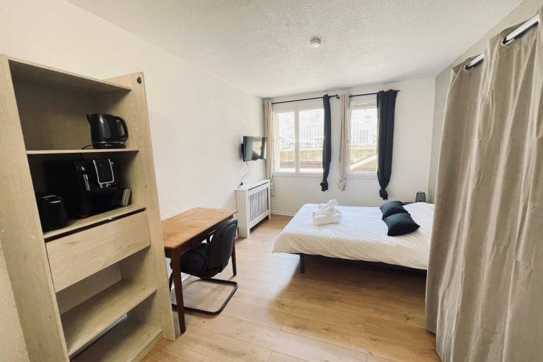 Studio flat Saint-Georges