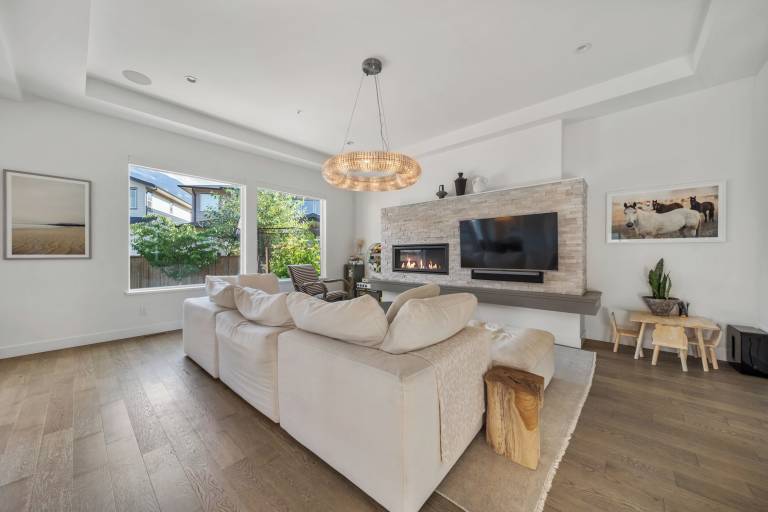 House Squamish