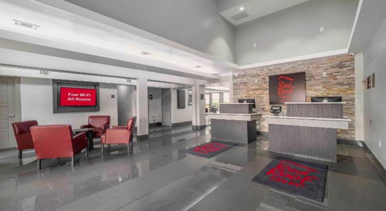 Red Roof Inn & Suites Calhoun — photo 3