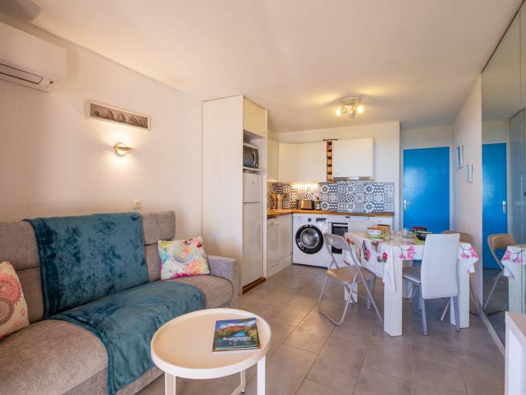 Child-friendly charming rental apartment with pool, yard & terrace | Sea view | Pets are welcome — photo 2