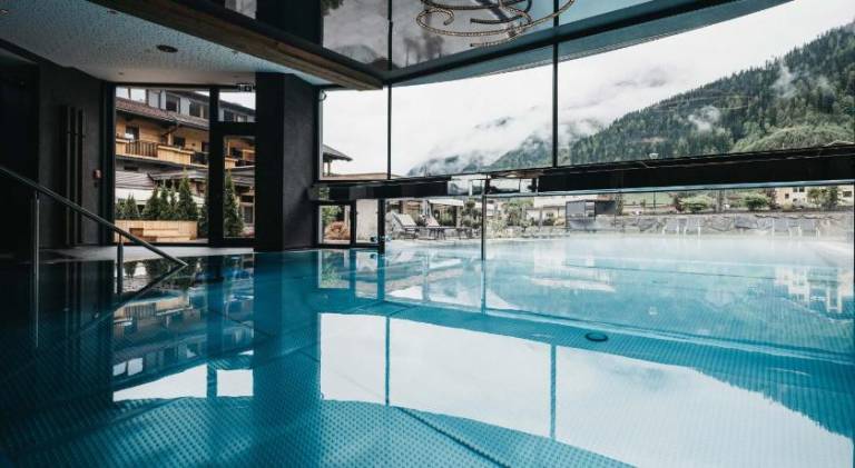 Beautiful serviced apartment with garden, pool & patio | Ski nearby | Pet-friendly — photo 3