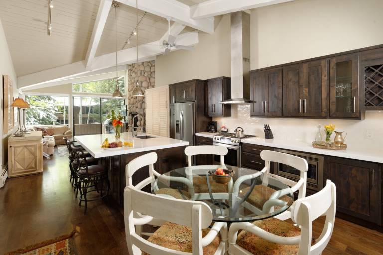 Family-oriented big condo with private pool & terrace | Ski nearby | Dogs allowed — photo 3