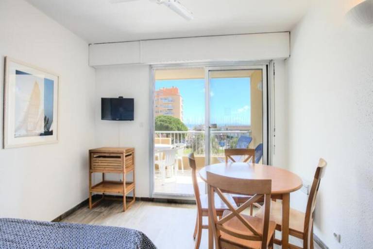 Wonderful rental apartment | Next to the beach | Pets are welcome in Hyères