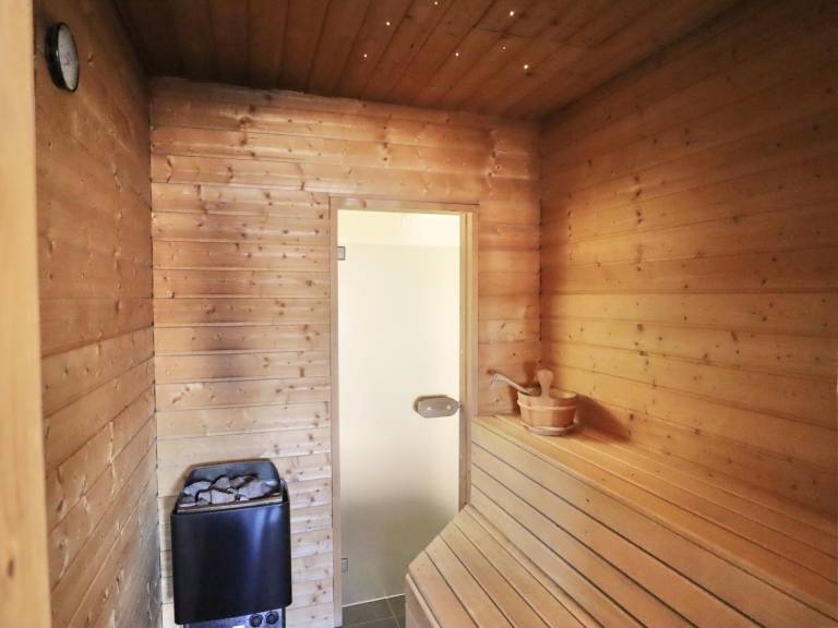 Gite with hot tub, sauna and stunning views — photo 5