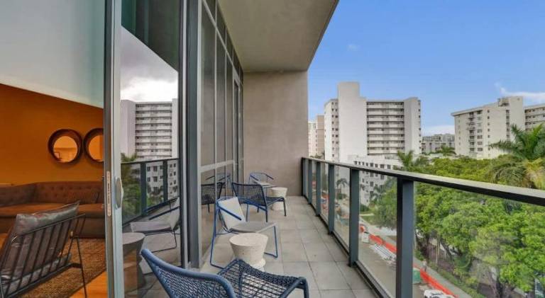 Rental apartment | Next to Miami Beach Botanical Garden in Miami Beach, FL