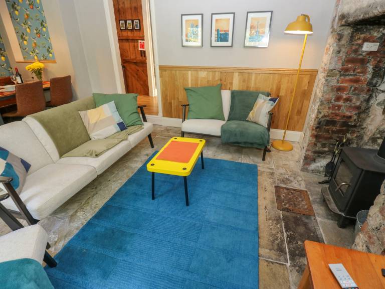 Cottage with garden — photo 4