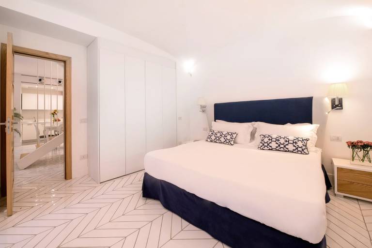 Luxury Apartment with Garden and Pool — photo 2