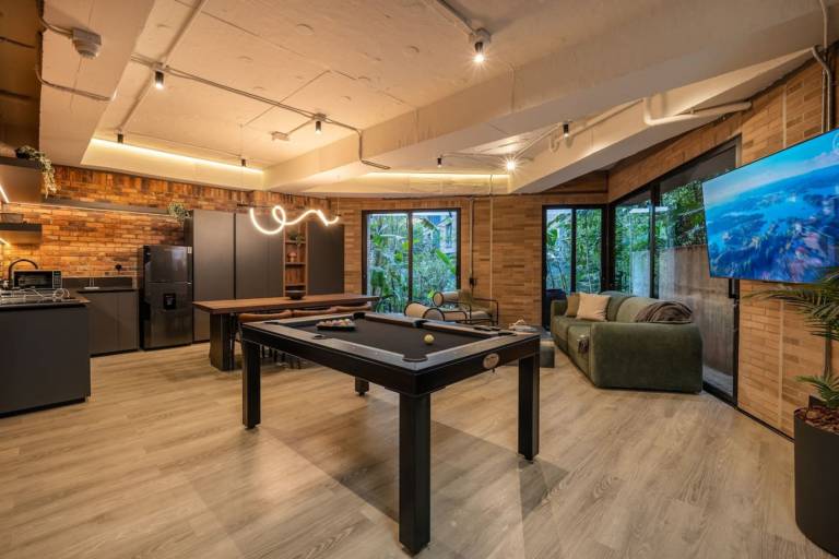 Luxury 3BR Apt with private Jacuzzi & Pool table — photo 5