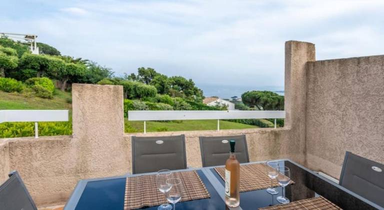 Nice rental apartment with patio, pool & garden | Pets allowed — photo 4