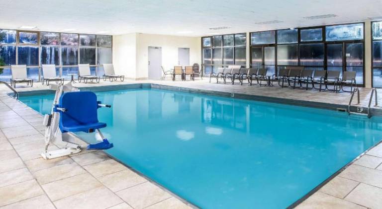 La Quinta Inn by Wyndham Davenport & Conference Center — photo 2