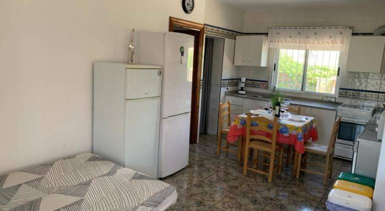 Ample vacation home with pool | Pets are welcome — photo 5