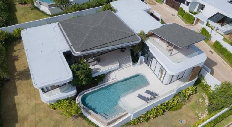 House with hot tub, pool & garden | Pets are welcome — photo 2