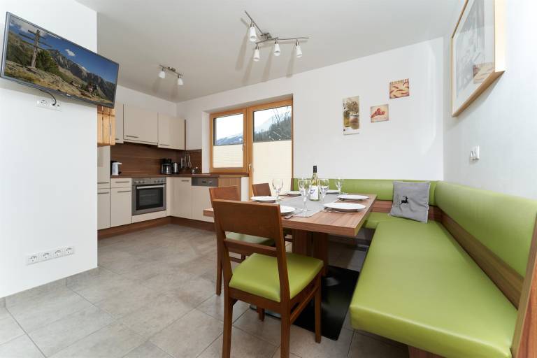 Rental apartment with terrace & yard — photo 5