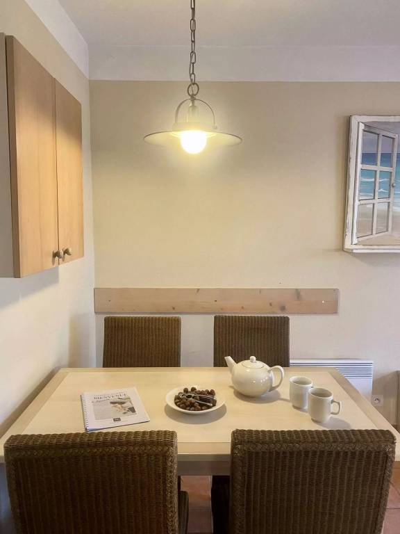 Holiday apartment with private pool & garden — photo 4
