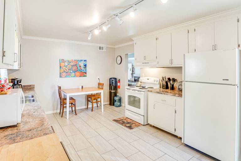 Bisbee Home w/ Private Parking & EV Charger! — photo 2