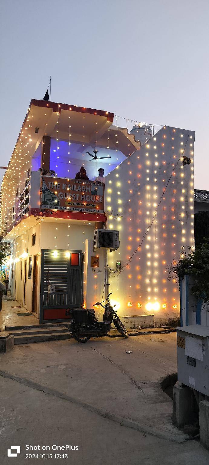 House with 5 rooms for 15 persons in Ayodhya