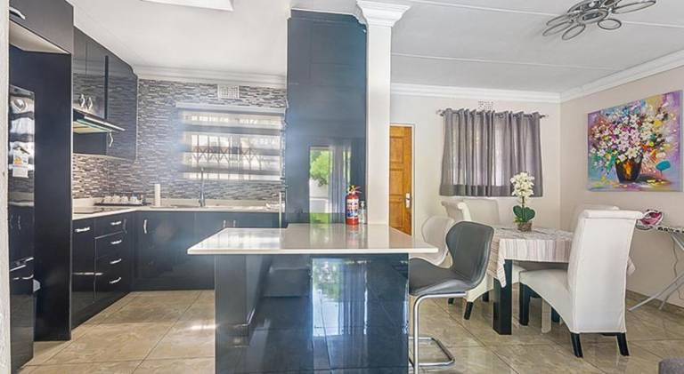 210 m&sup2; Ferienwohnung