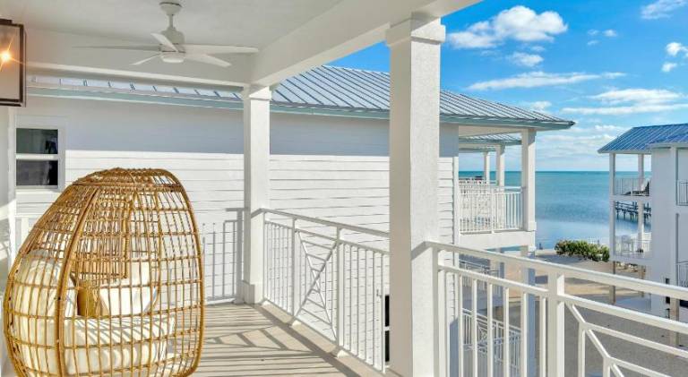 House with pool in Islamorada, FL