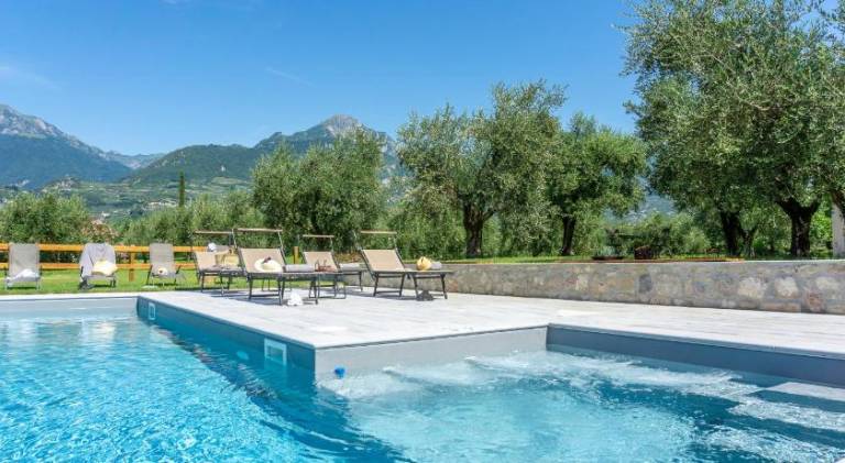Farm with garden, pool & terrace | Pets allowed — photo 5