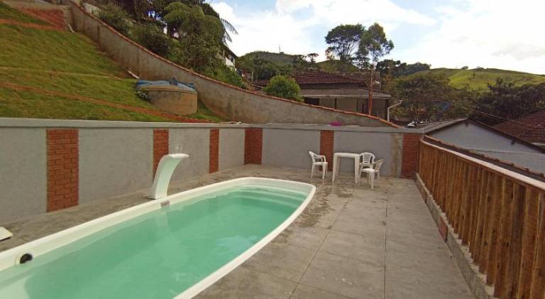 Lodge with pool, jacuzzi & garden — photo 4