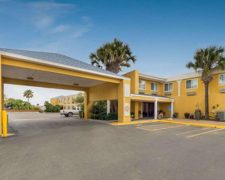 Quality Inn & Suites Corpus Christi Beachside in Portland, TX