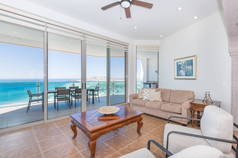 Esmeralda Beach Resort 3 Bedrooms Condo B 1101