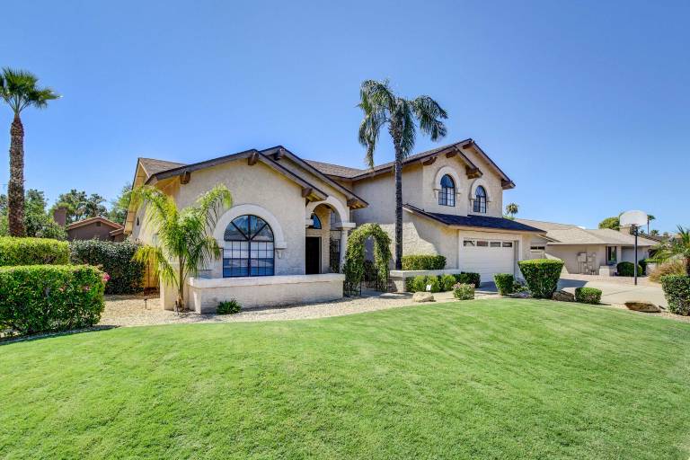 Upscale Scottsdale Retreat w Private Pool & Grill