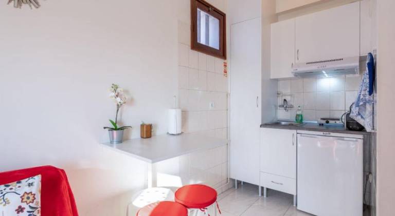Holiday apartment with patio | Near Porto Cathedral | Perfect for remote work — photo 4