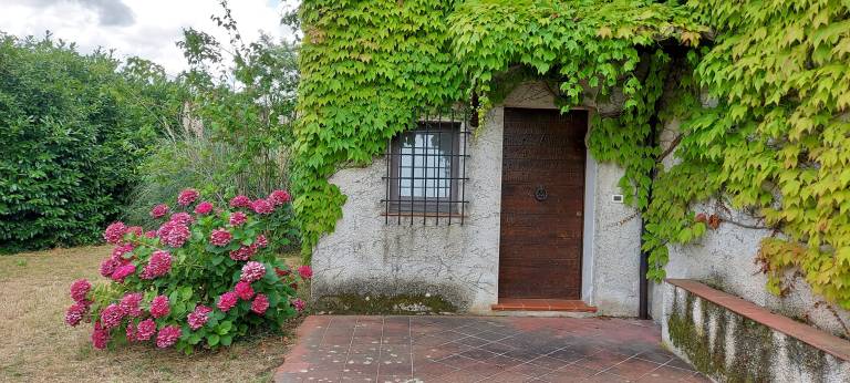 Beautiful vacation home with BBQ, patio & garden | Mountain view | Dogs allowed in Salerno