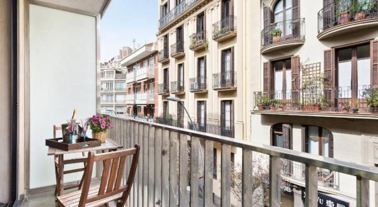 Apartment with patio — photo 4