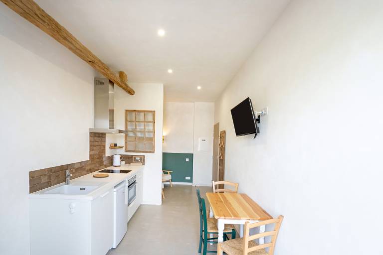Bed & breakfast with sauna, pool & yard | Garden view | Suitable for remote work | Pets are welcome — photo 2