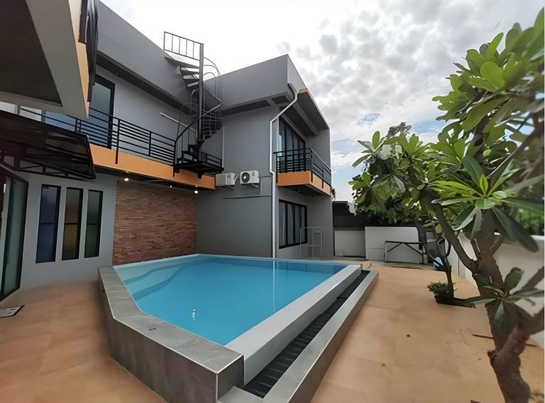 Louis Poolvilla — photo 3