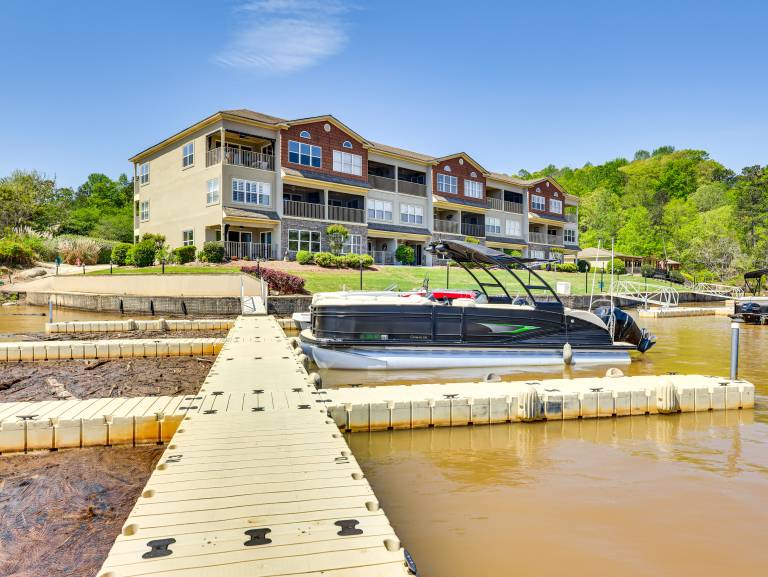 Boat Slip & Pool Access: Alexander City Escape in Alexander City, AL