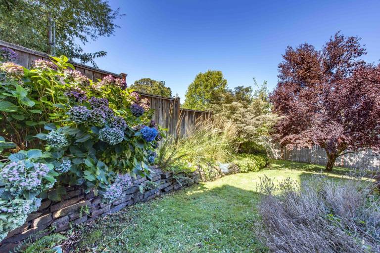 Family-oriented vacation home with patio | Dogs allowed — photo 4