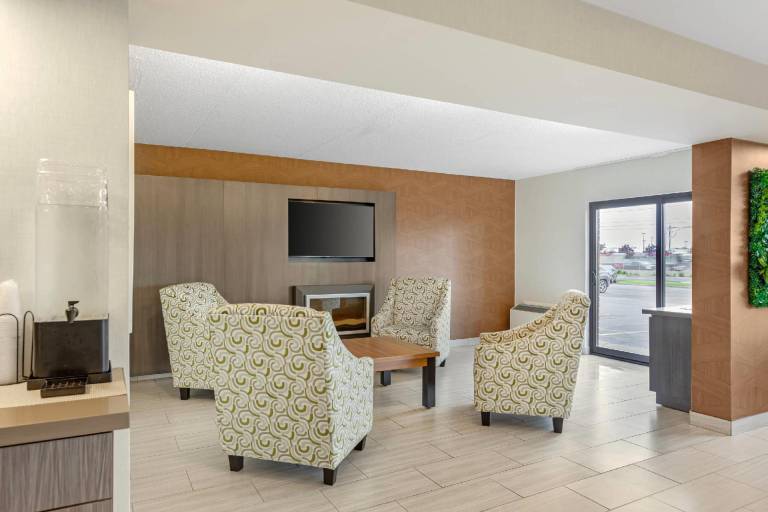 Comfort Inn — photo 2