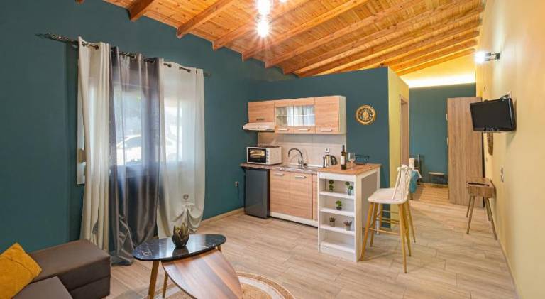 Rental apartment with BBQ & yard — photo 3