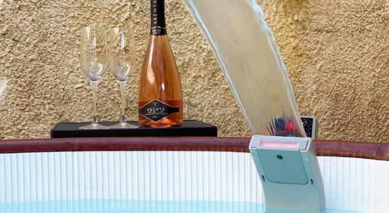 Villa with pool & hot tub | Dogs allowed in Alghero