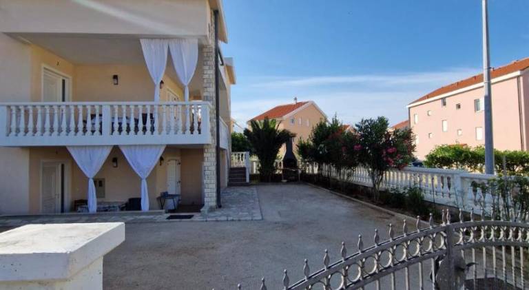 Rental apartment | Next to the beach | Pets allowed in Novalja