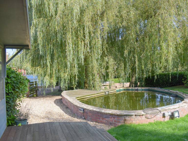 Family-oriented cottage with garden & barbecue | River view | Dogs allowed — photo 2