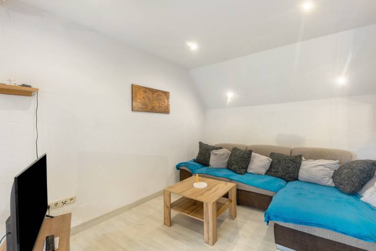 Apartment 'Sonnenblume' with Balcony and Wi-Fi — photo 4